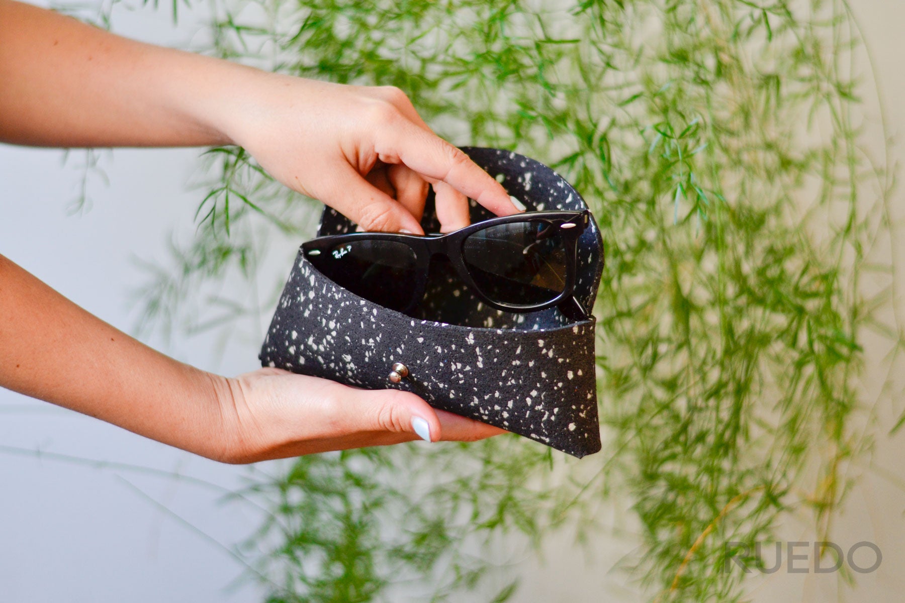 Porta Lentes  Negro-gris